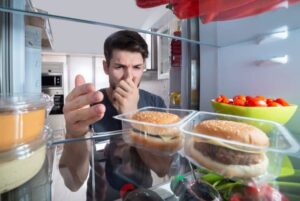 ¿Cómo quito el olor a podrido de mi refrigerador?