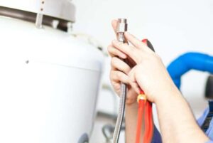 ¿Es peligroso un calentador de agua con fugas?